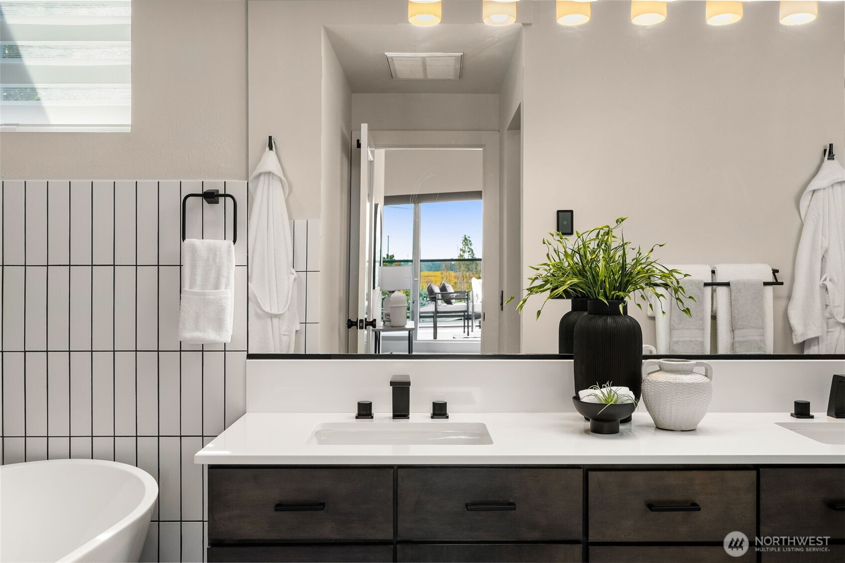 2371 Harbor Avenue SW Seattle WA 98126