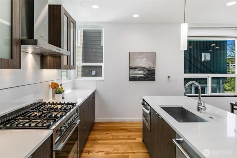 4221 Evanston Avenue N Seattle WA 98103