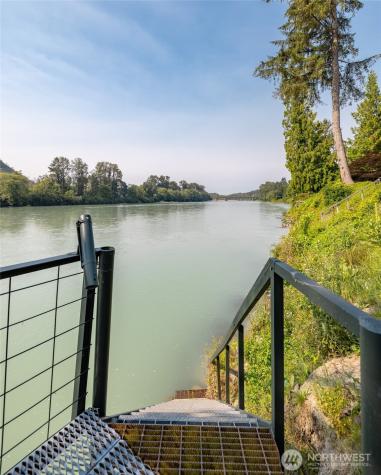 23704 Cove Road Sedro Woolley WA 98284