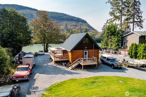 23704 Cove Road Sedro Woolley WA 98284