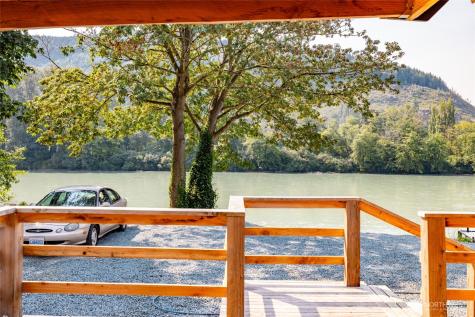 23704 Cove Road Sedro Woolley WA 98284