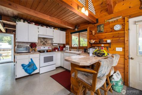 23704 Cove Road Sedro Woolley WA 98284