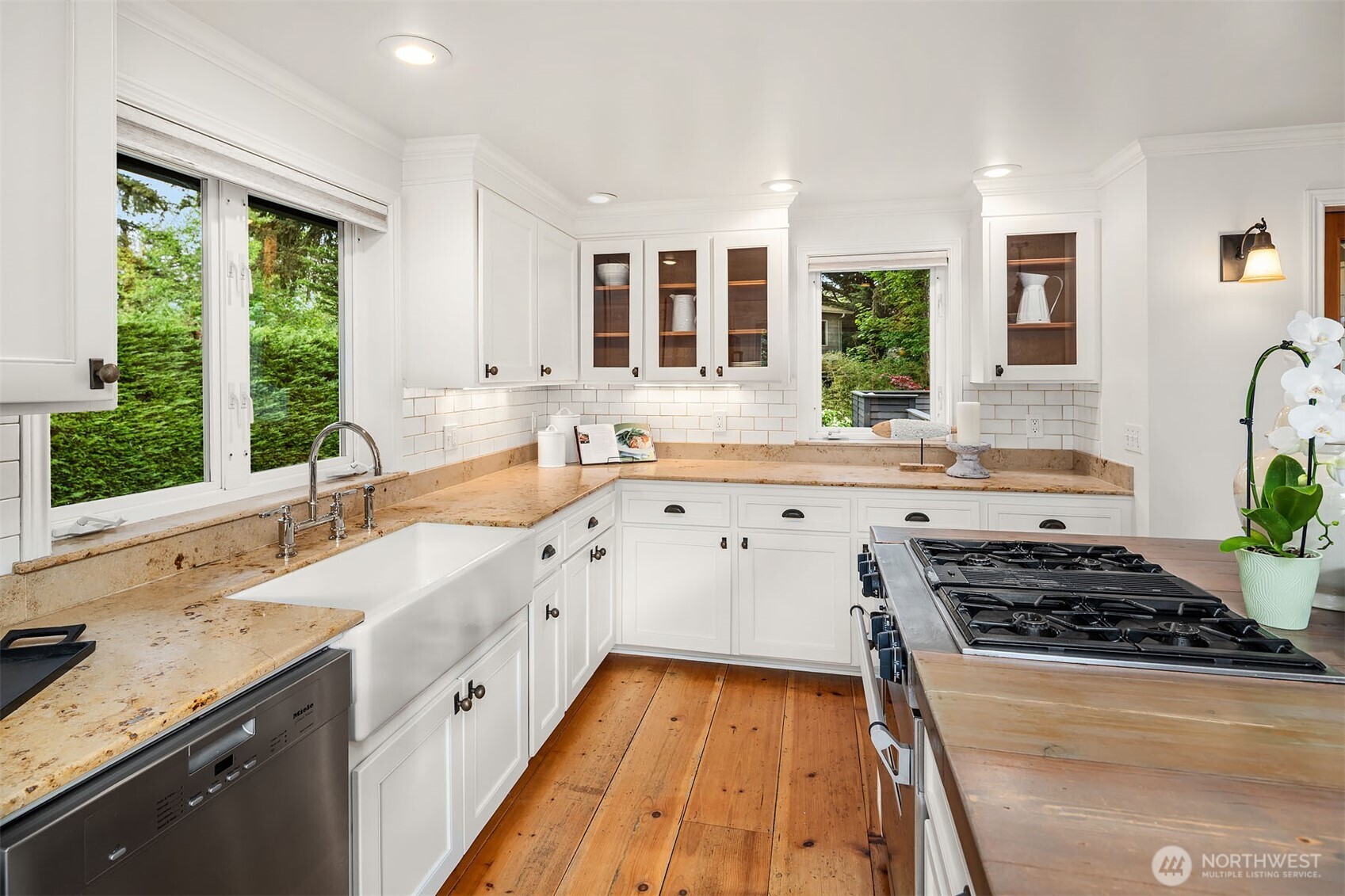 2038 9th Street W Kirkland WA 98033