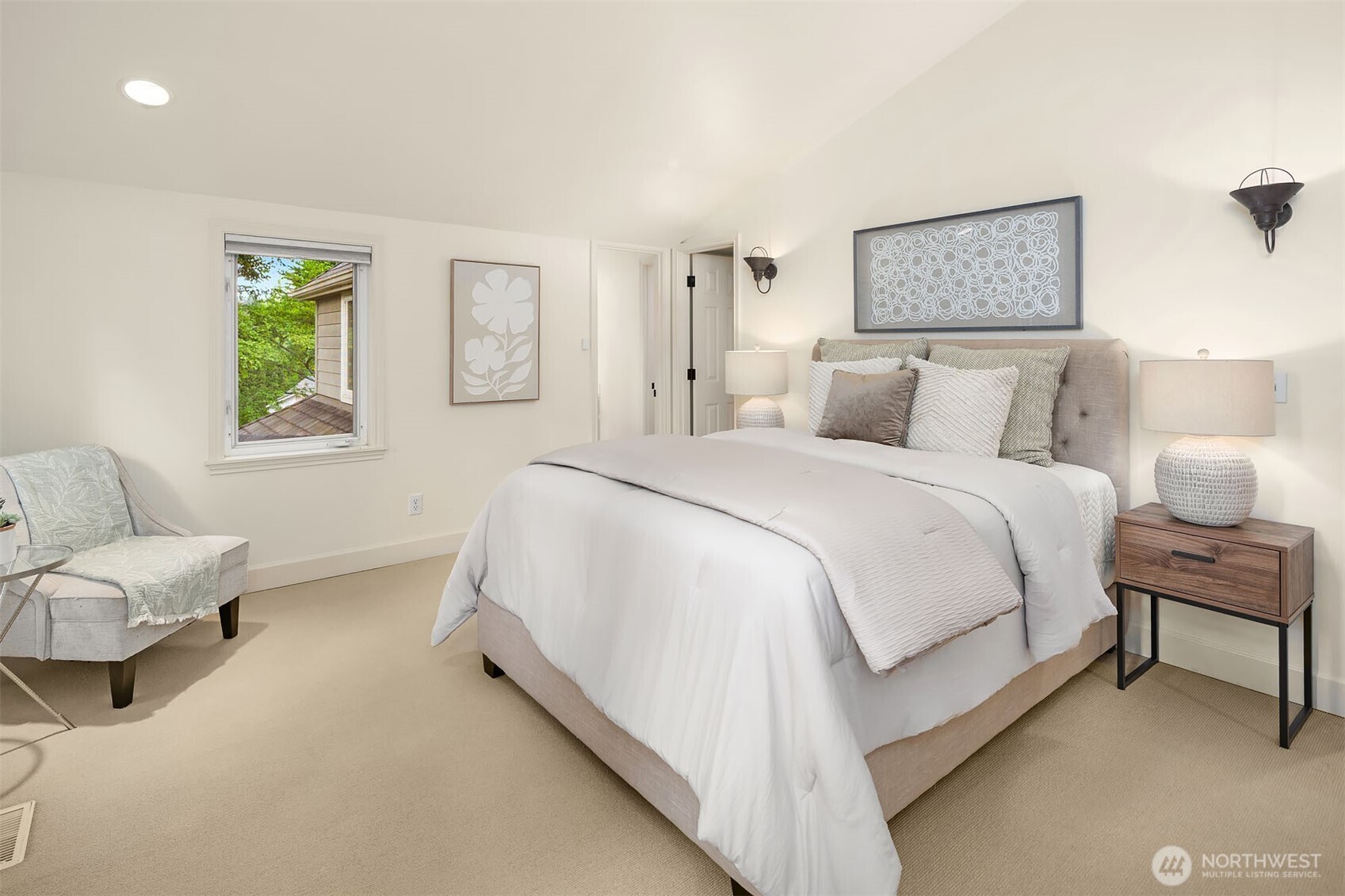 2038 9th Street W Kirkland WA 98033