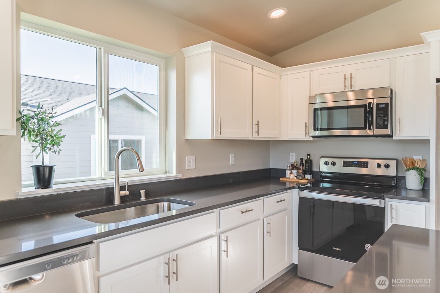 123 E 9th Avenue Moses Lake WA 98837