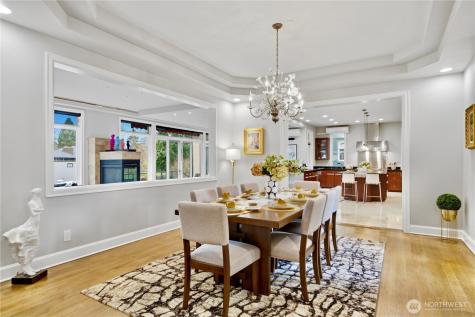 2 Crescent Key SE Bellevue WA 98006