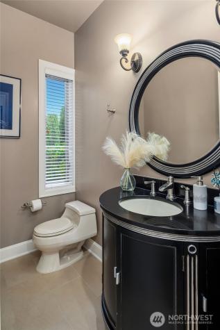 2 Crescent Key SE Bellevue WA 98006