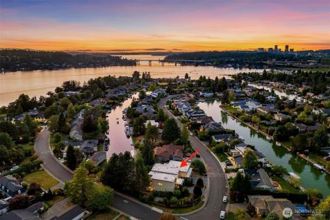 2 Crescent Key Bellevue WA 98006