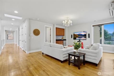 2 Crescent Key SE Bellevue WA 98006