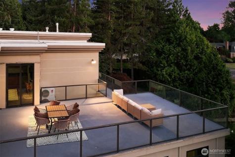 2 Crescent Key SE Bellevue WA 98006