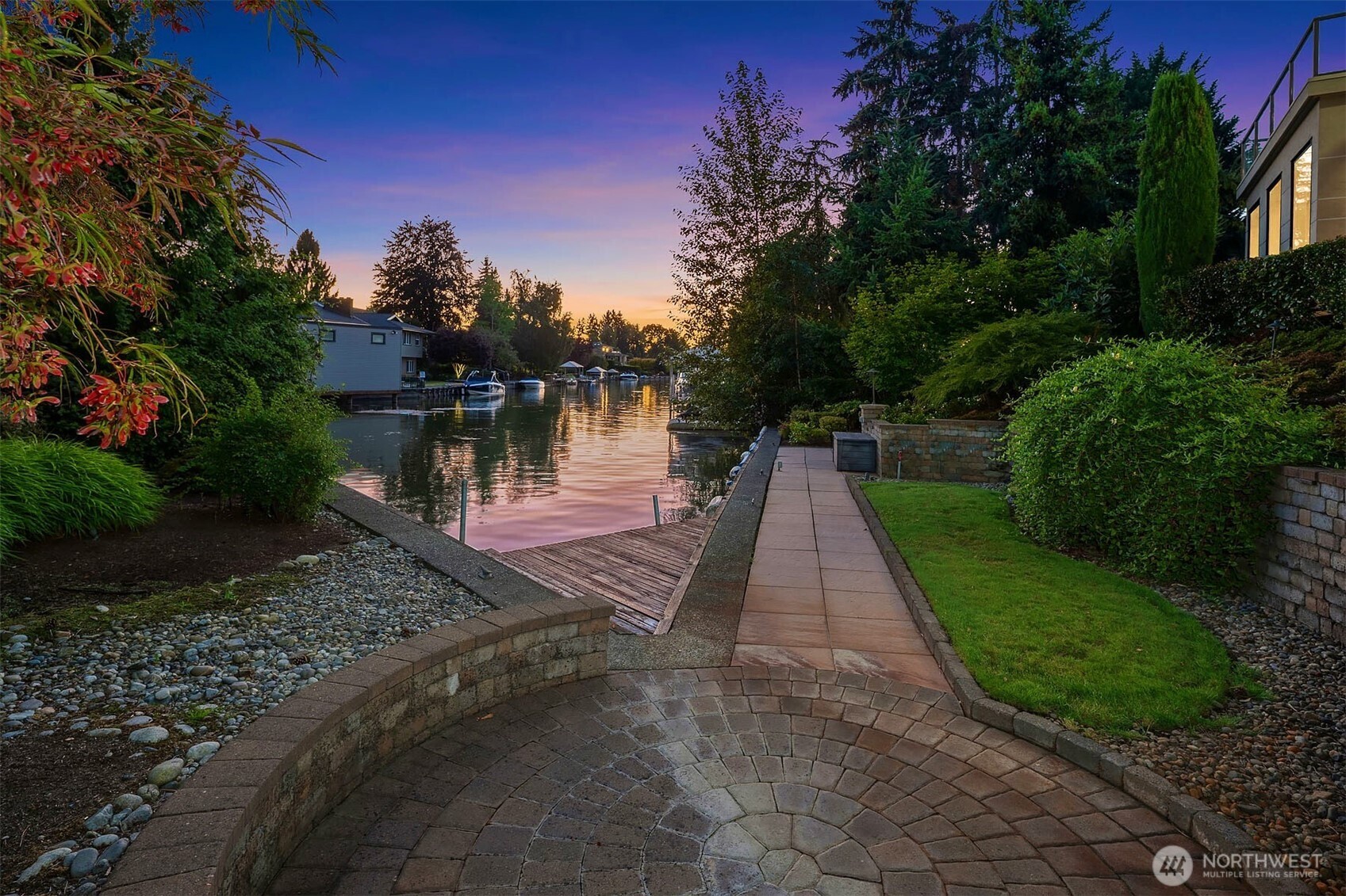 2 Crescent Key SE Bellevue WA 98006