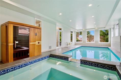 2 Crescent Key SE Bellevue WA 98006