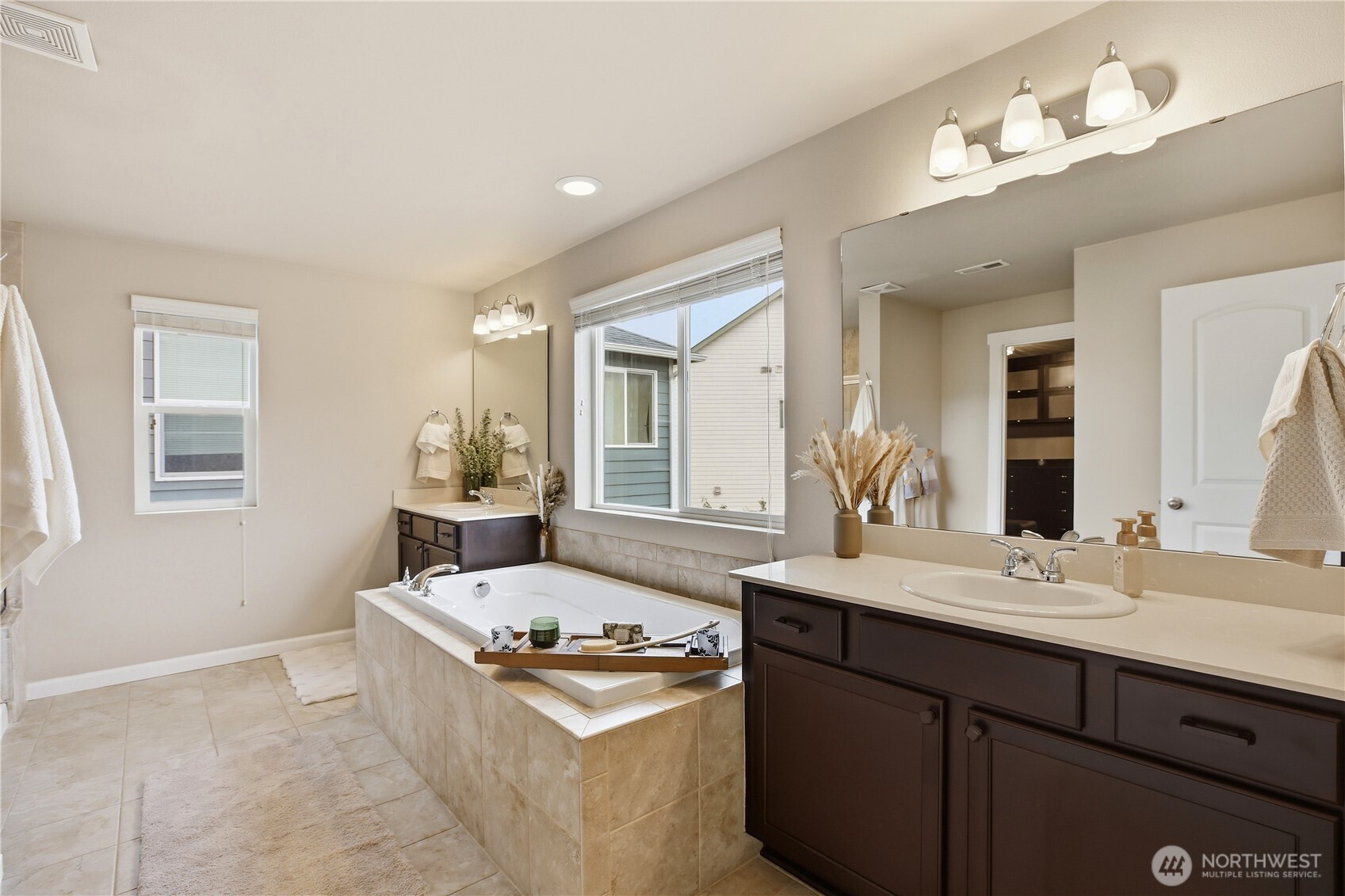 29220 SE 120th Way SE Auburn WA 98092