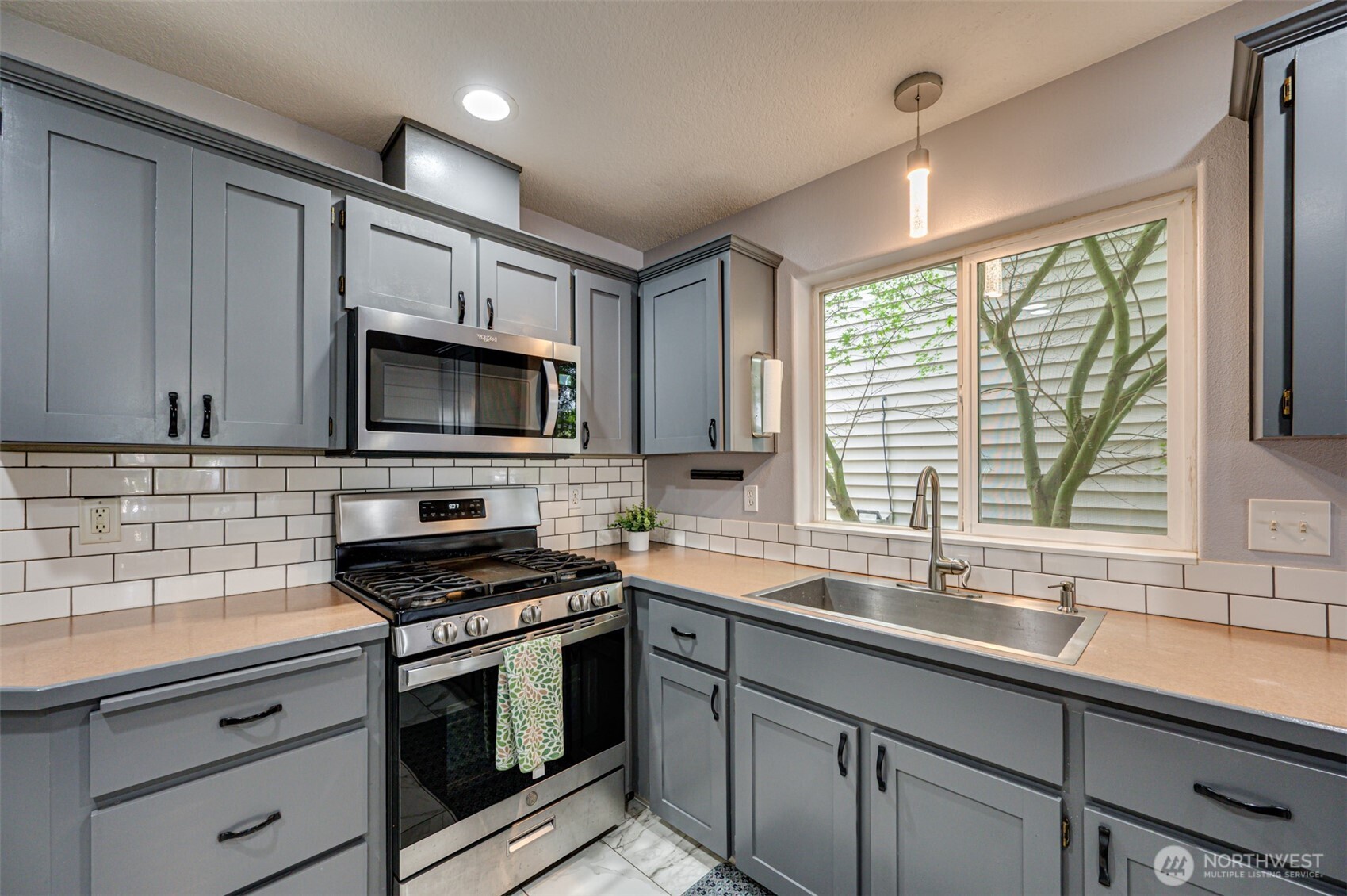 1978 Meadowood Loop Woodland WA 98674