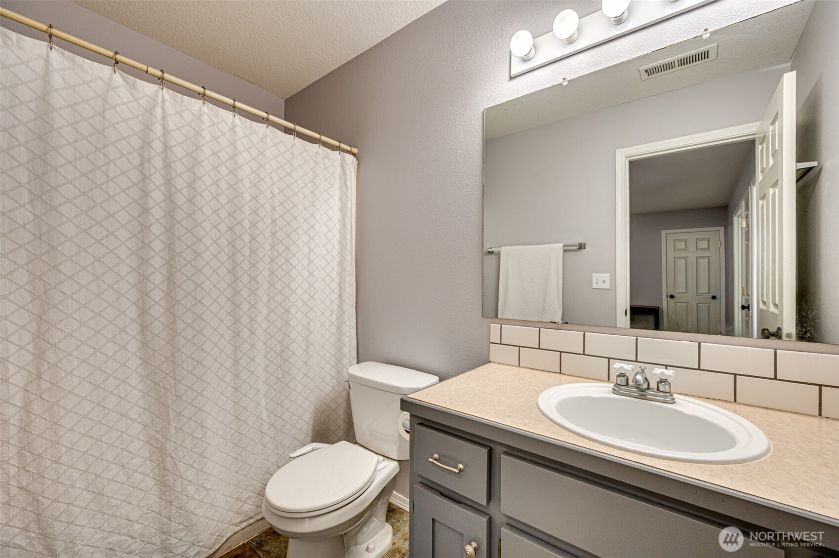 1978 Meadowood Loop Woodland WA 98674