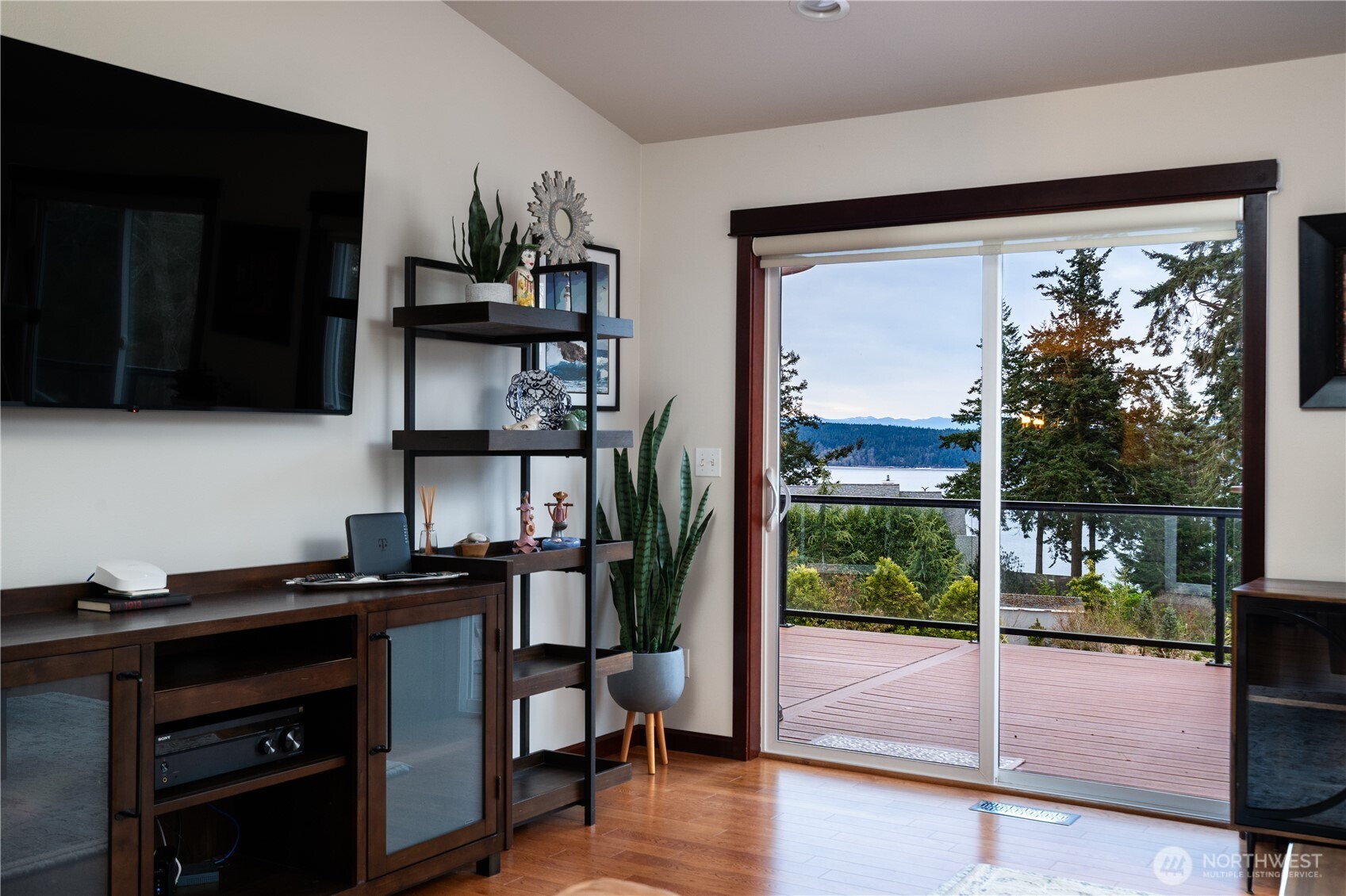2303 North Bluff Road Greenbank WA 98253