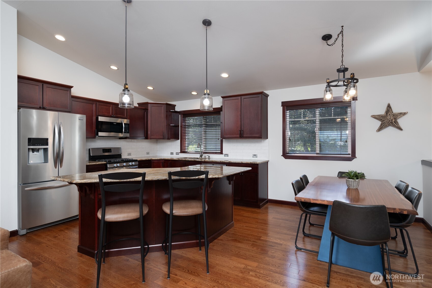 2303 North Bluff Road Greenbank WA 98253