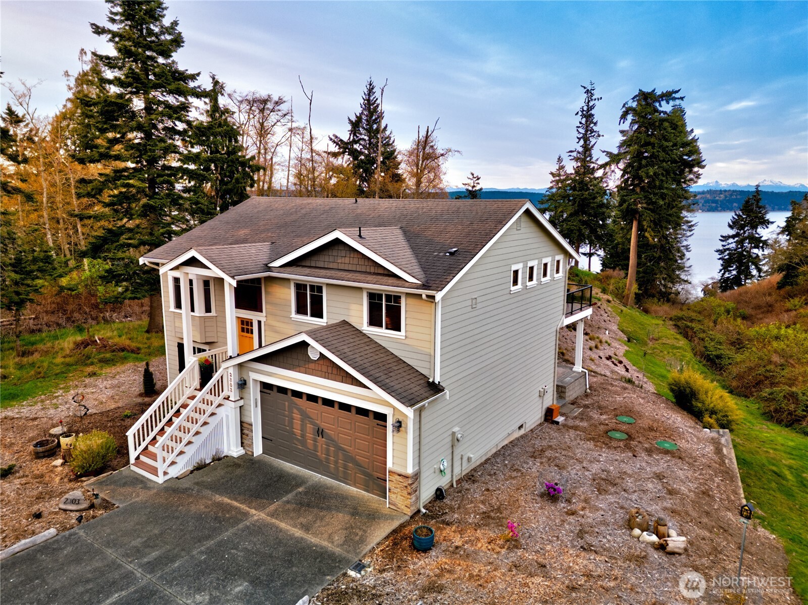 2303 North Bluff Road Greenbank WA 98253