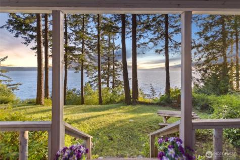 2726 Sea Garden Lane Camano Island WA 98282