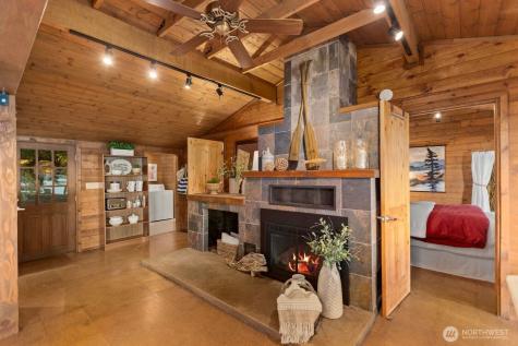 2726 Sea Garden Lane Camano Island WA 98282