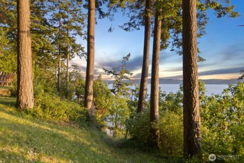 2726 Sea Garden Lane Camano Island WA 98282
