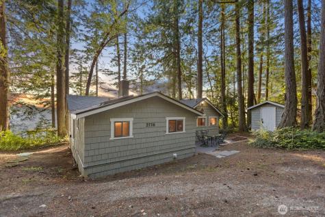2726 Sea Garden Lane Camano Island WA 98282