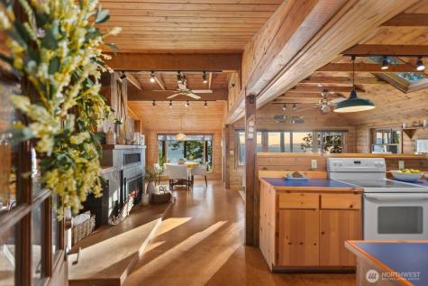 2726 Sea Garden Lane Camano Island WA 98282