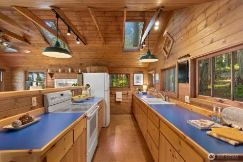 2726 Sea Garden Lane Camano Island WA 98282