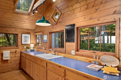 2726 Sea Garden Lane Camano Island WA 98282