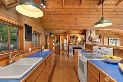 2726 Sea Garden Lane Camano Island WA 98282