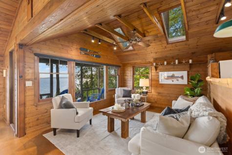 2726 Sea Garden Lane Camano Island WA 98282