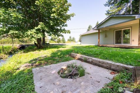 13 Barrett Road W Montesano WA 98563