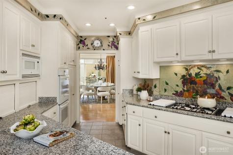 8496 NE Woodland Cove Drive Kirkland WA 98034