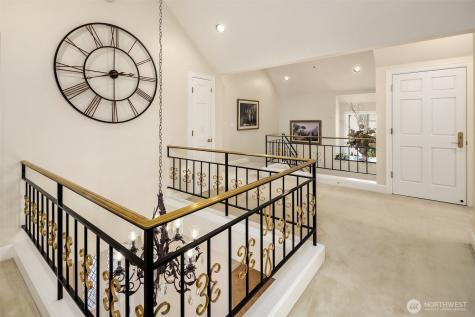 8496 NE Woodland Cove Drive Kirkland WA 98034
