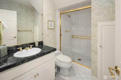 8496 NE Woodland Cove Drive Kirkland WA 98034