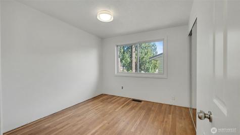 912 168th Place NE Bellevue WA 98008