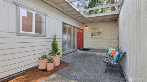 912 168th Place NE Bellevue WA 98008