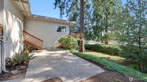 912 168th Place NE Bellevue WA 98008