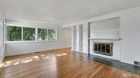 912 168th Place NE Bellevue WA 98008