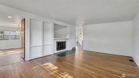 912 168th Place NE Bellevue WA 98008