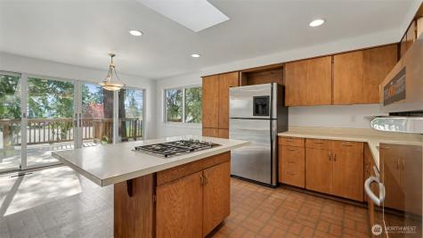 912 168th Place NE Bellevue WA 98008
