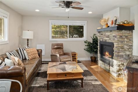 661 W Pacific Avenue Ronald WA 98940