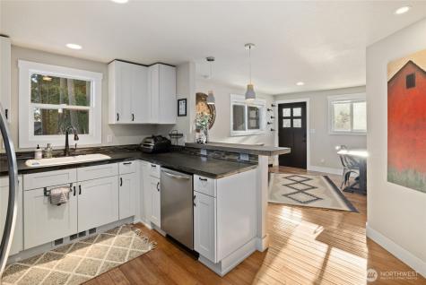 661 W Pacific Avenue Ronald WA 98940