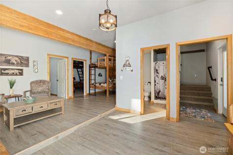 661 W Pacific Avenue Ronald WA 98940