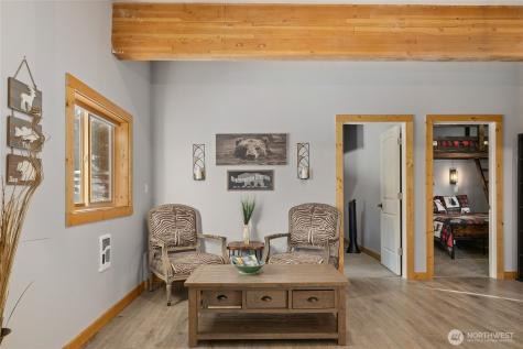 661 W Pacific Avenue Ronald WA 98940