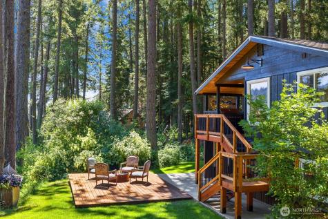 661 W Pacific Avenue Ronald WA 98940