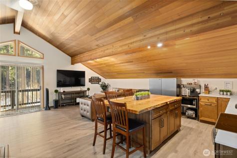 661 W Pacific Avenue Ronald WA 98940