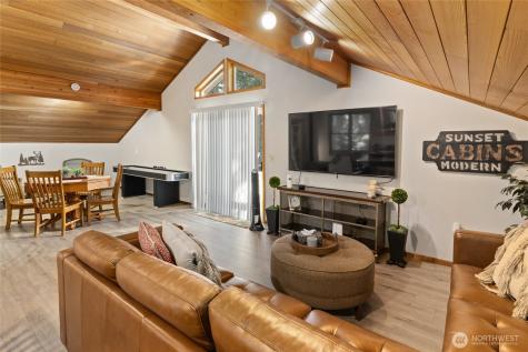 661 W Pacific Avenue Ronald WA 98940
