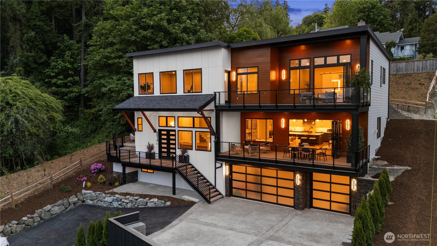 8814 NE Juanita Drive Kirkland WA 98034