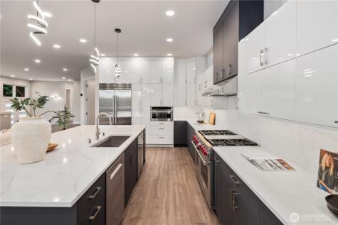 8814 NE Juanita Drive Kirkland WA 98034